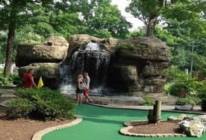 Photo of the War of 18 holes mini golf