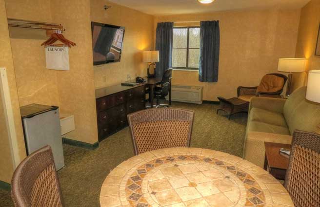 A photo of the Luxury Suite room at the Put-in-Bay Resort hotel.